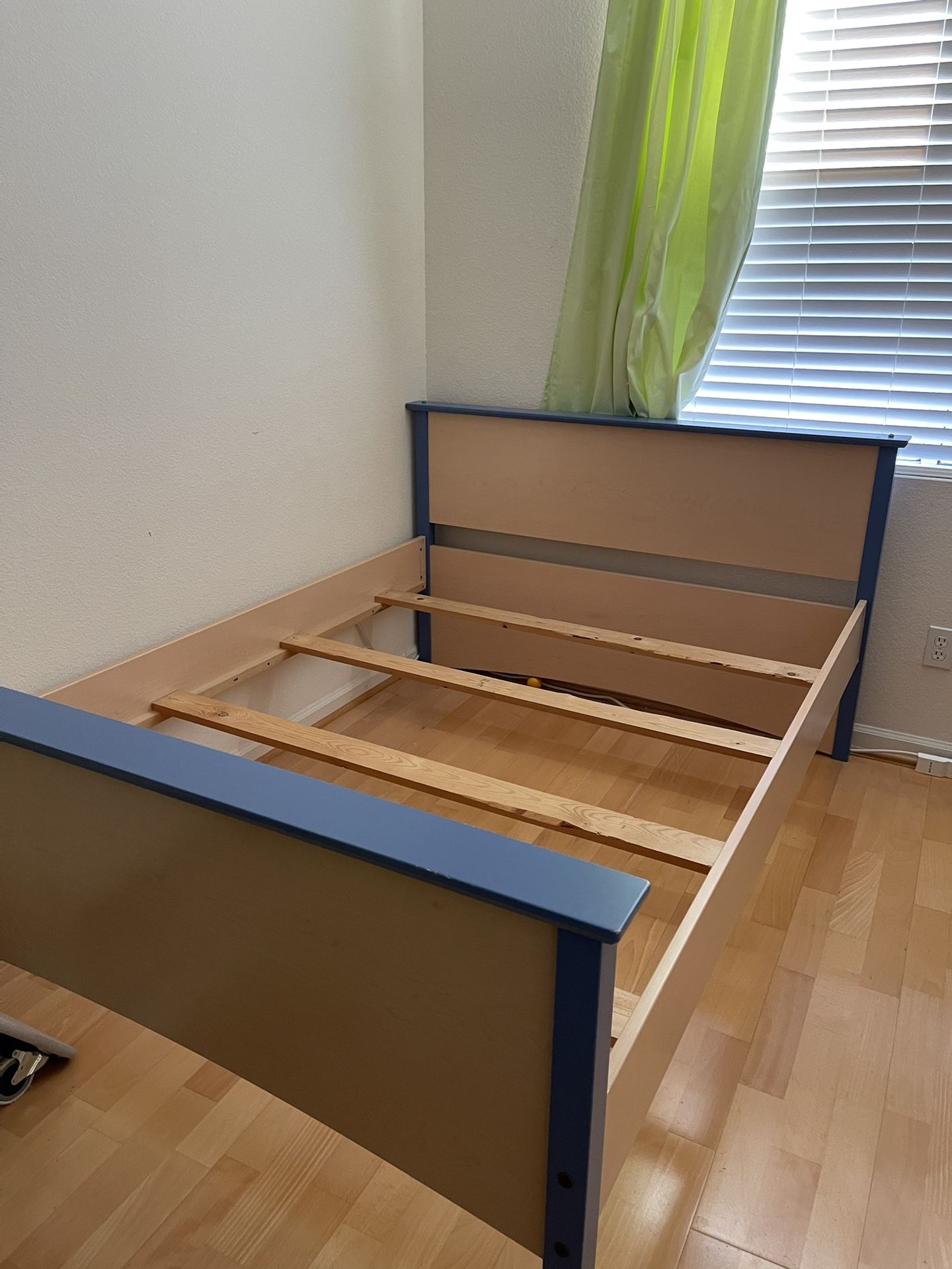 Full Size Wood Bed Frame Nature/blue Trim With Free Bunkie Board And Clean Beauty Rest Matress