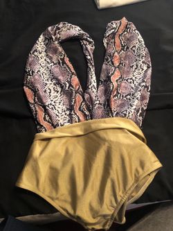 bathing suit size small