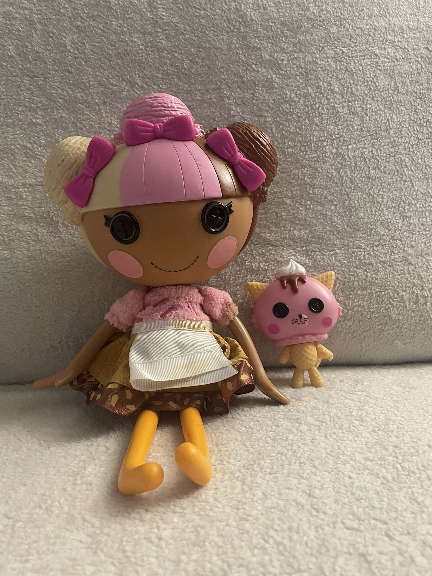 Scoops waffle cone lalaloopsy