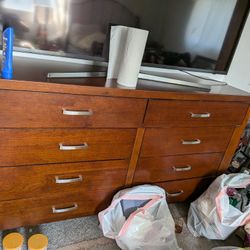 Dresser *Priced To Sell