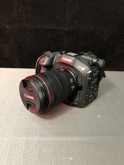 EOS C80 6K Camera with RF 24-105mm f/4 L IS USM 