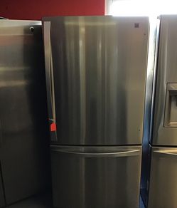 Kenmore Elite stainless steel bottom freezer fridge. 1 year warranty