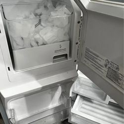 Whirlpool Refrigerator with water dispenser 27 cubic foot for sale