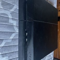 PS4 With Cables Remote And Headset 