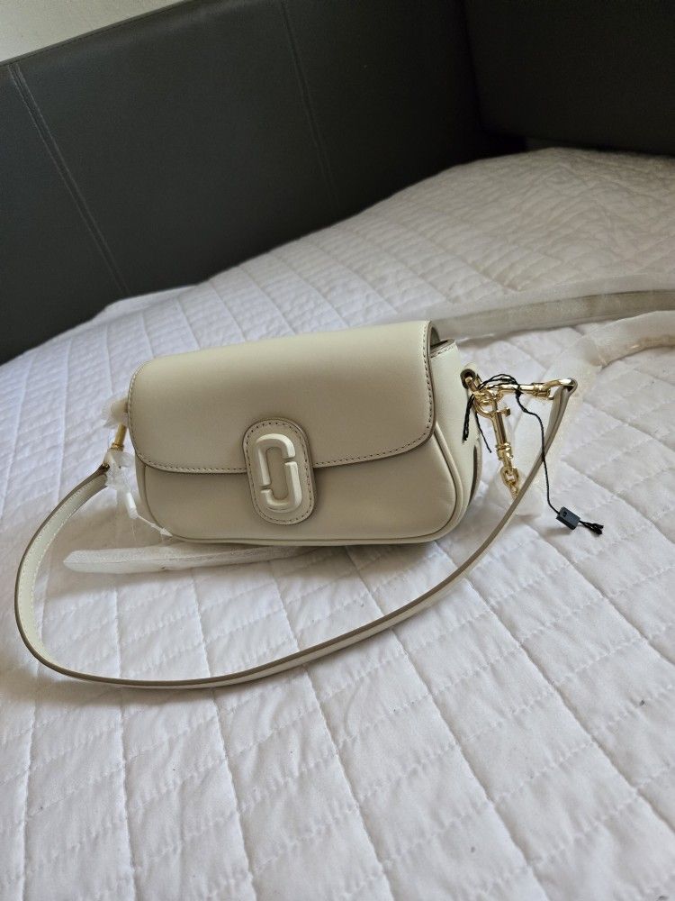 Marc Jacobs The Clover Shoulder Bag. Cloud White Color
