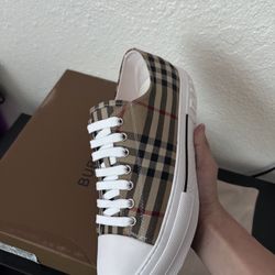 Burberry Shoes