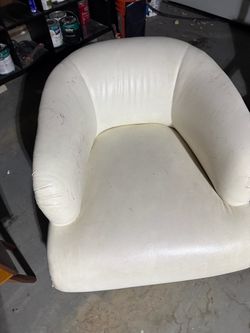 White leather lounge chair