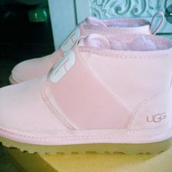 PINK UGGS MINI BOOT!! 7.5