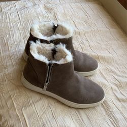 J/ Sliders Shoes 8 1/2 New