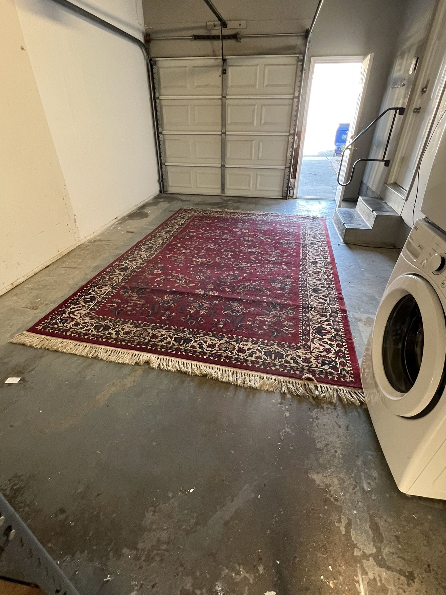 8x10 Rug In Great Shape