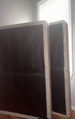 FREE QUEEN SIZE SPLIT BOX SPRING