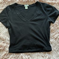 Black V-Neck Crop Top – Size Medium
