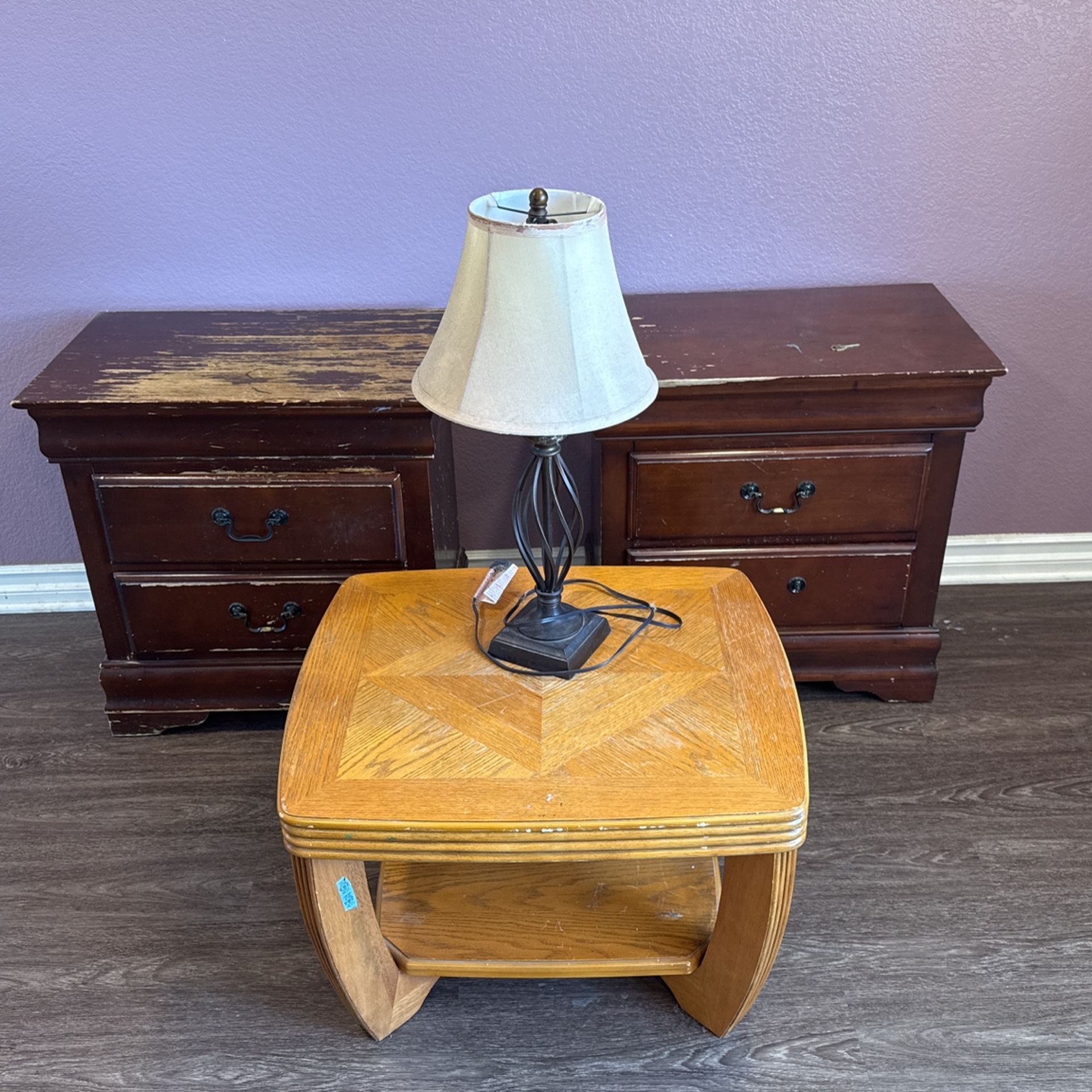 2 Night Stands , Table With Table Lamp