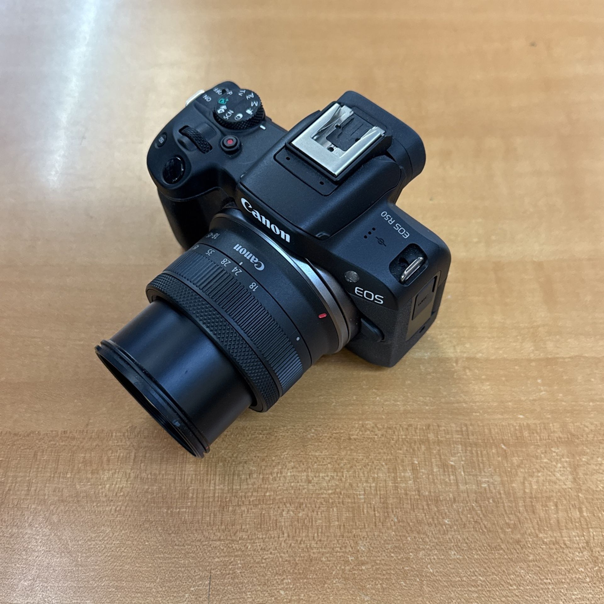 Canon R50 With 15-45mm Lens Kit