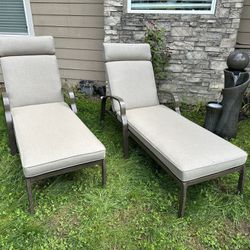 Fancy Set Of 2 Aluminum Chairs. 