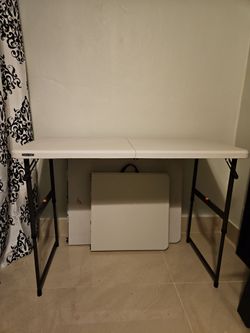 3 Lifetime Folding Table