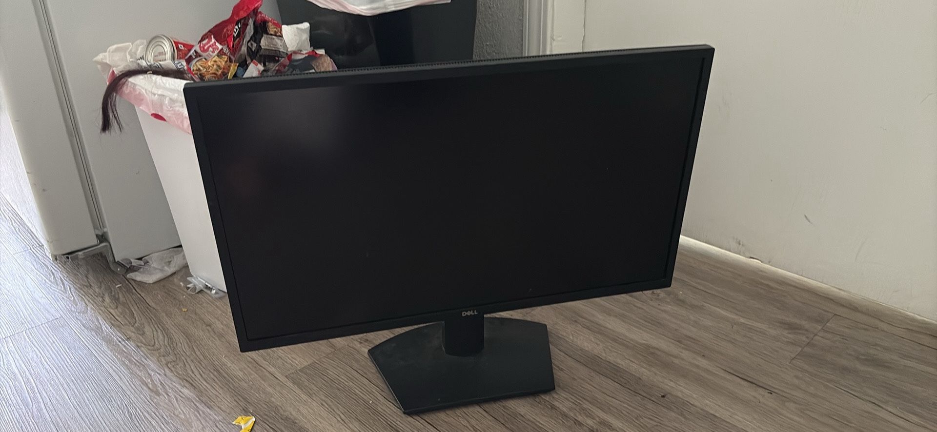27 Inch Monitor