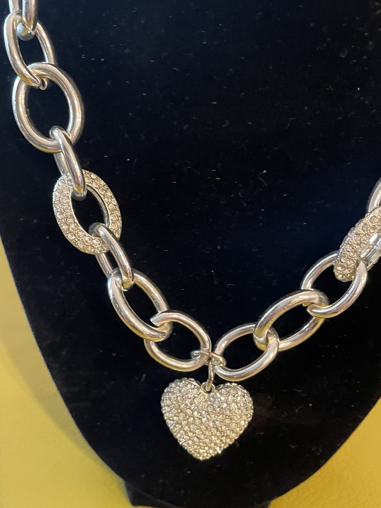 Beautiful Silver Tone Choker Necklace With Heart & Rhinestones
