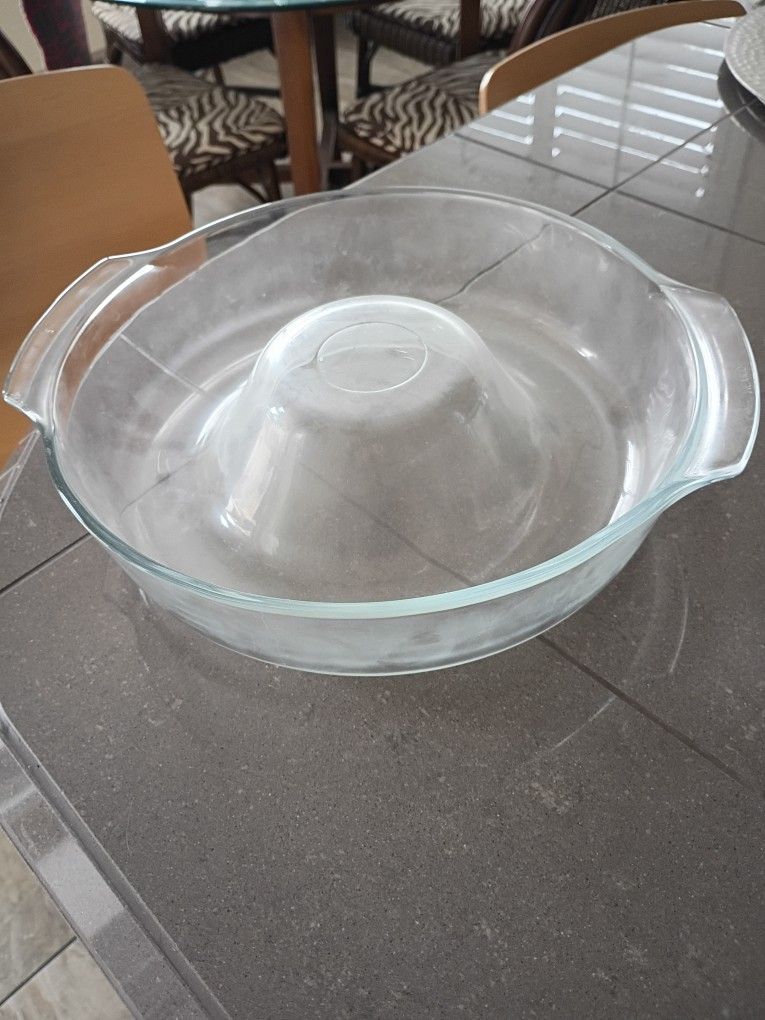 Bundt cake Glass Pan with Handles 10 Inch RoundNew