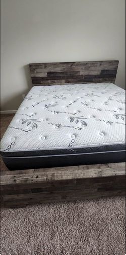 King size bed with mattress - semi new ( excellent condition)