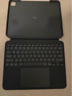 Logitech Combotouch iPad Pro 13” keyboard case M4/M5