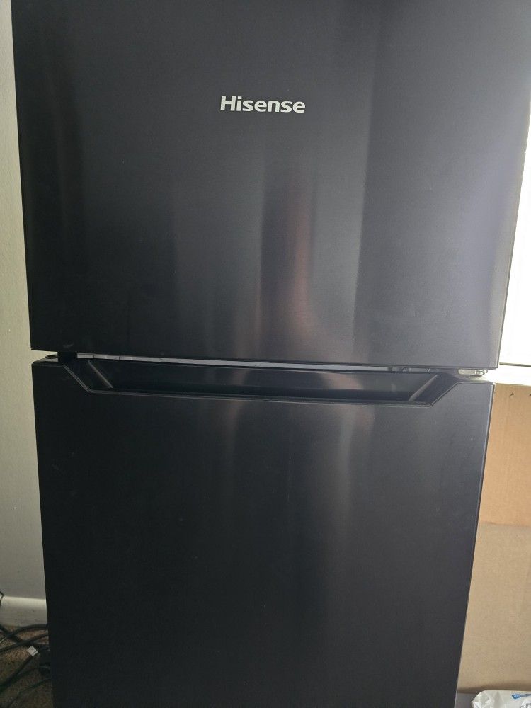 Hisense Mini Fridge