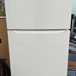 LG 20 Cu Refrigerator For Sale - White