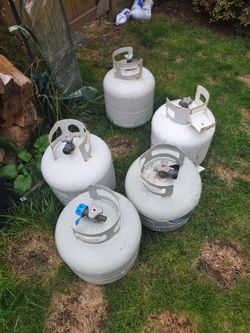 Lot of 5 Propane Tanks 20 lb