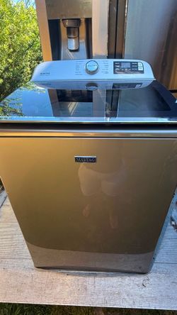 MAYTAG WASHER  BRAND NEW BASICALLY