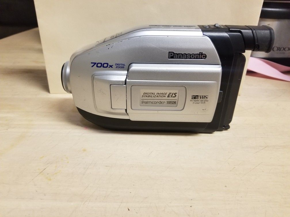 UntestedPanasonic PV-L354D Palmcorder Camcorder VHS-C 700x Digital Zoom as-is. No power cords natural wear