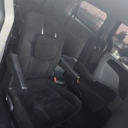 Para partes /only parts
Chevy, Dodge ,Ford, toyota, honda,nissan
Motores, transmisiones ..!
Engines ,transmission pregunta que partes necesitas con g