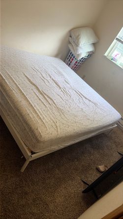 King bed with mattress