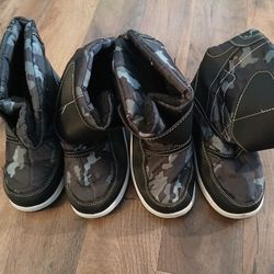 Boys Snow Boots Size 2Y