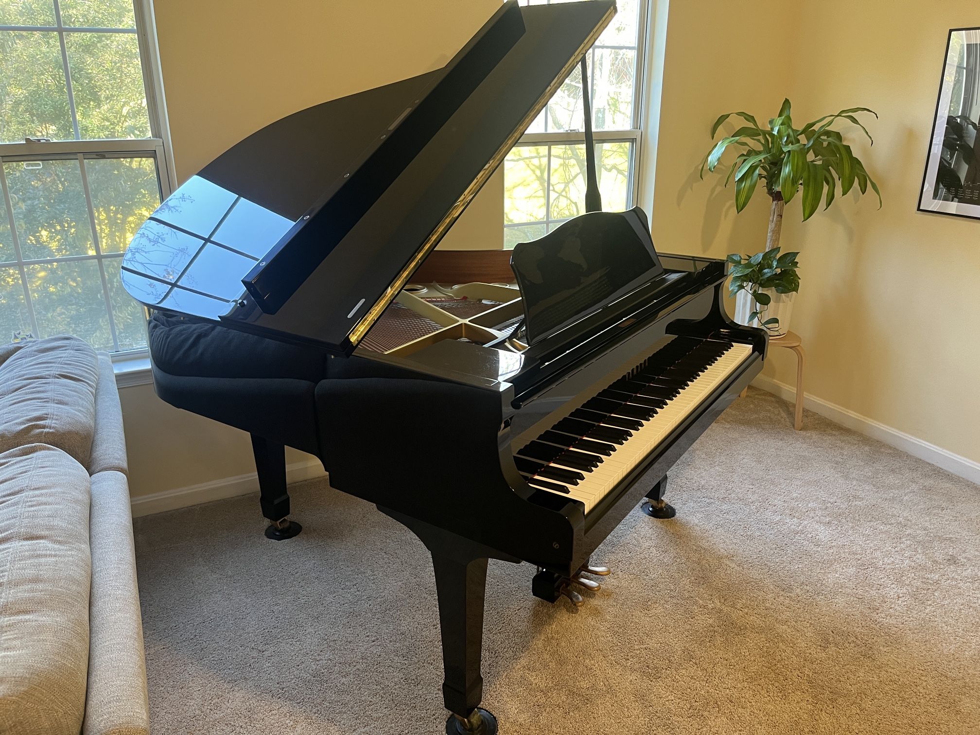 Yamaha G1B Baby Grand Piano – Made in Japan, Excellent Condition (1988)