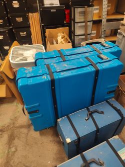 Portable Trade Show / Exhibit Display: Panels + Travel Cases