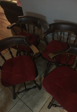 Table and four chairs 40$