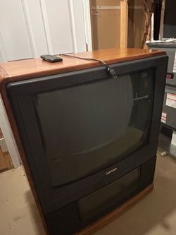 1996 Floor model Mitsubishi TV