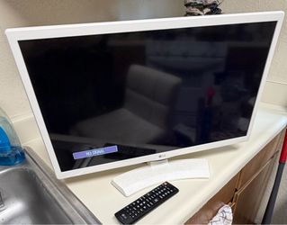 LG 24" 720p LED-LCD TV white