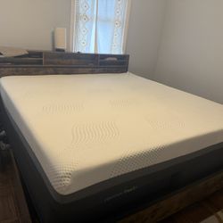 King Bed Frame With 4 Drawers (please Read Entirely)