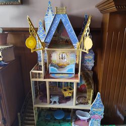 4 Ft Doll House