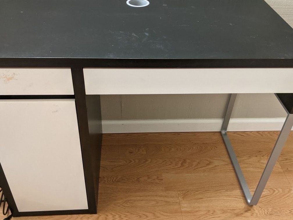 Free computer desk