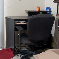 Office Desk And Chair 