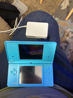 Nintendo dsi with games