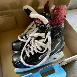 Bauer Junior Ice Hockey Skate size 3.5 (youth/kids)