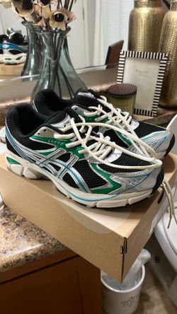 ASICS Sz. 9.5