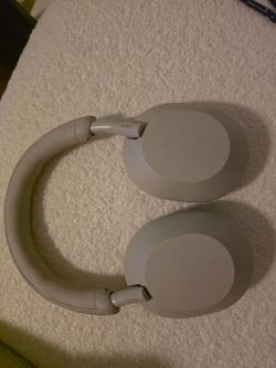 Sony XM5 Prestine condition