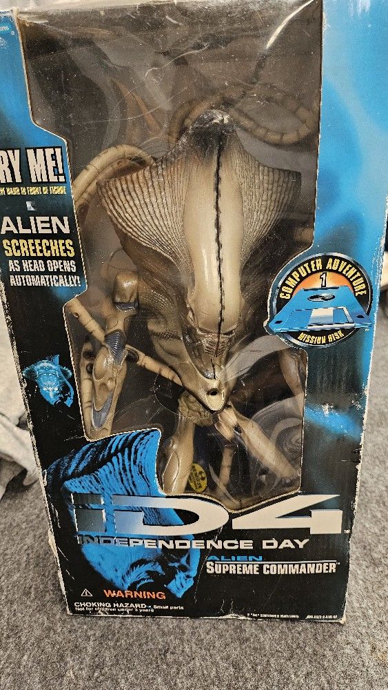 ID4 Independence Day ALIEN SUPREME Commander Toy Action Figure Trendmasters 1996