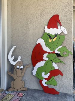Grinch and max front yard decorations