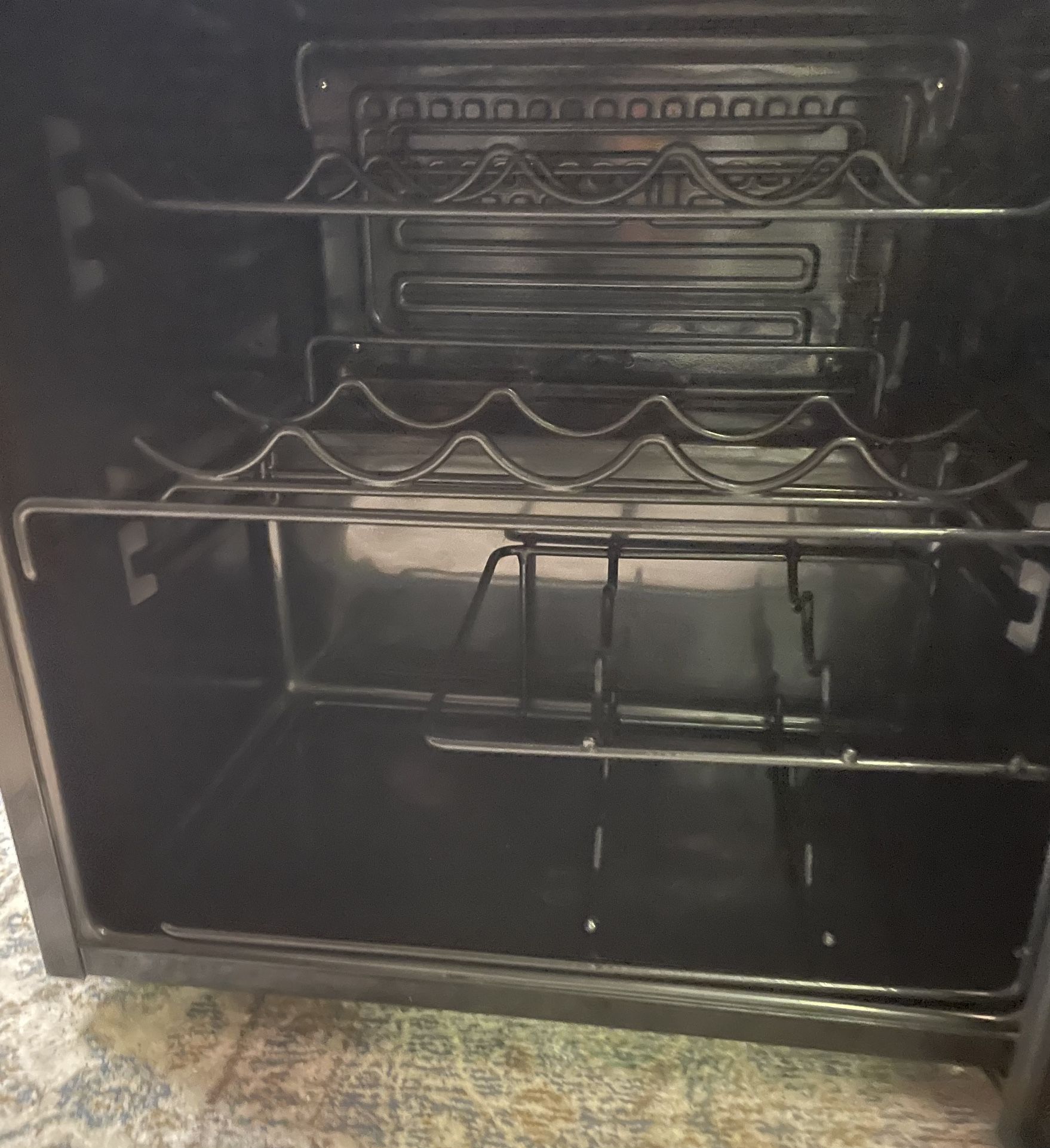 Ewave Black 16BOTTLE WINE COOLER Capacity 16 Bottles for Sale in Gig