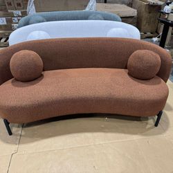 Daals Amboise 3-Seater Curved Sofa with Ball Cushions